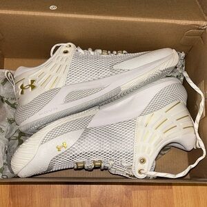 Never worn Uber armor court shoes